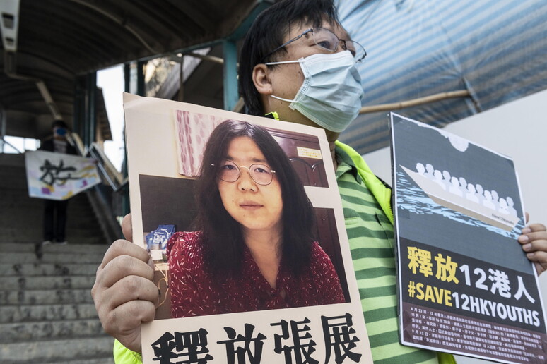 Manifestazione per la liberazione della giornalista e blogger Zhang Zhan © ANSA/EPA