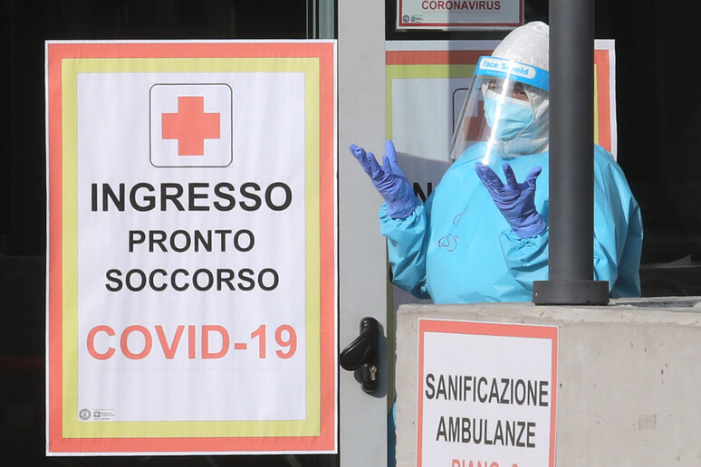 L 'ospedale Sant 'Anna a Como (archivio) - RIPRODUZIONE RISERVATA