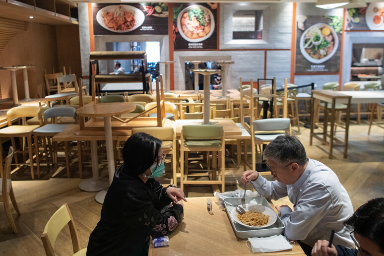 Cina: selvaggina eliminata dai menu dei ristoranti © ANSA/EPA