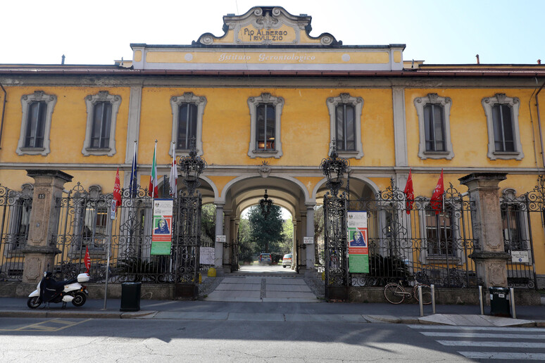 L 'ingresso del Pio Albergo Trivulzio (archivio) - RIPRODUZIONE RISERVATA