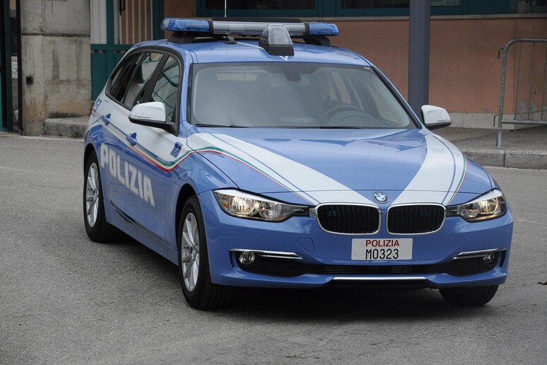 Auto Polizia - RIPRODUZIONE RISERVATA