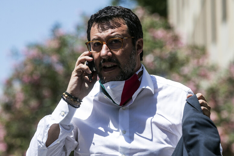 Il segretario della Lega Matteo Salvini lascia la sede dell 'Anpal - RIPRODUZIONE RISERVATA