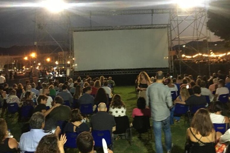 Cinema all 'aperto al Castello a mare di Palermo - RIPRODUZIONE RISERVATA