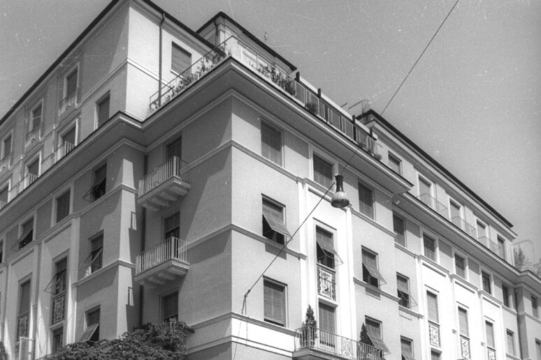 Un 'immagine d 'archivio dell 'edificio di via Poma, a Roma, dove fu uccisa Simonetta Cesaroni - RIPRODUZIONE RISERVATA