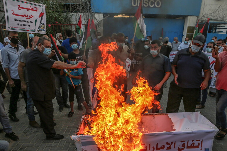 Protesta contro gli accordi di Abramo a Gaza © ANSA/EPA