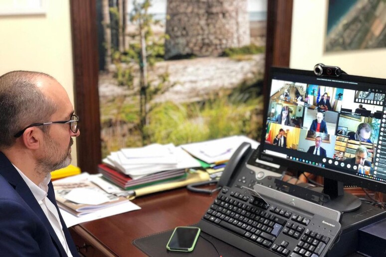 Vaccini, il sindaco di Cagliari Paolo Truzzu in videoconferenza con Arcuri - RIPRODUZIONE RISERVATA