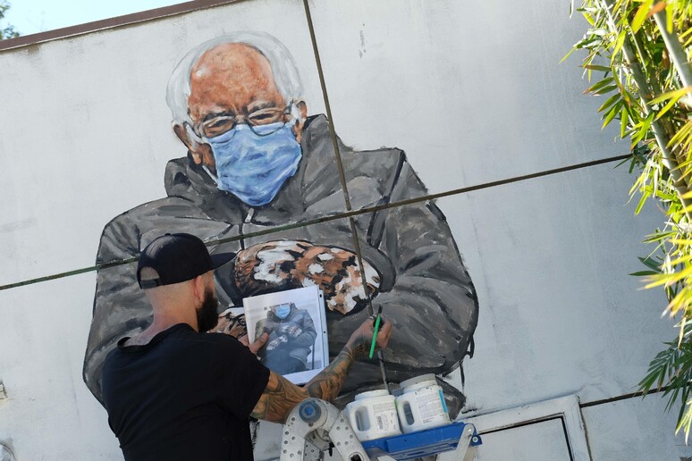 L 'artista Jonas Never al lavoro in California (Foto d 'archivio) © ANSA/AFP