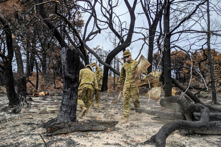 Gli incendi tra le conseguenze del cambiamento climatico in Australia - RIPRODUZIONE RISERVATA