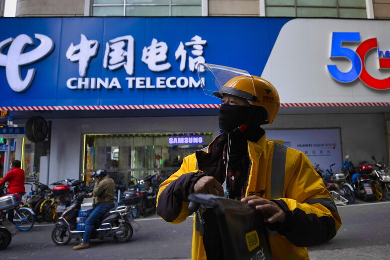 China Telecom a Shanghai © ANSA/EPA