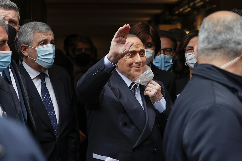 Berlusconi il 9 febbraio scorso in occasione dell 	'incontro con Draghi - RIPRODUZIONE RISERVATA