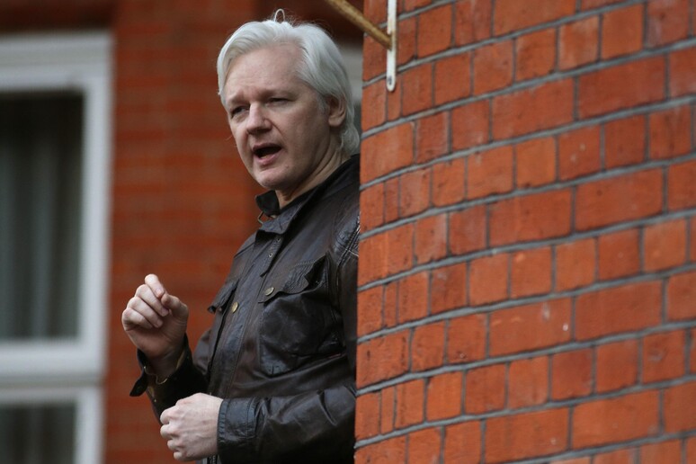 Julian Assange in una foto di archivio © ANSA/AFP