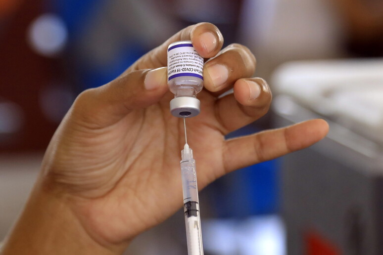 Vaccini © ANSA/EPA