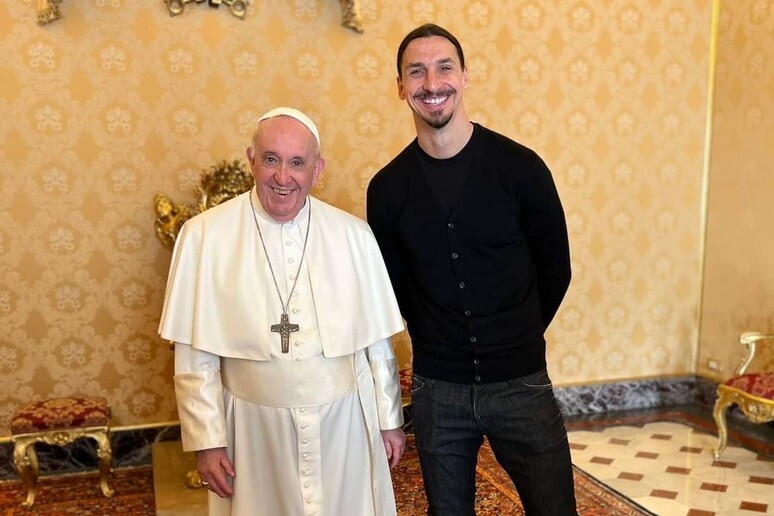 Papa Francesco riceve Zlatan Ibrahimovic (dal profilo Instagram del calciatore) - RIPRODUZIONE RISERVATA