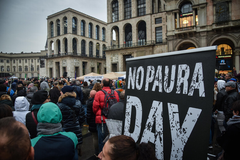 In una foto d 'archivio una manifestazione No Vax e No Green Pass a Milano, 24 dicembre 2021 - RIPRODUZIONE RISERVATA