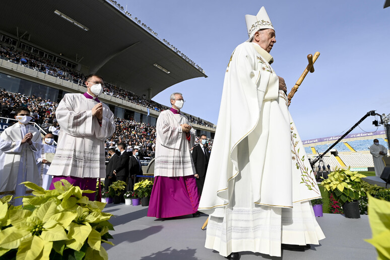 Papa Francesco celebra la messa per la comunità cattolica di Cipro nel Gsp Stadium di Nicosia -     RIPRODUZIONE RISERVATA
