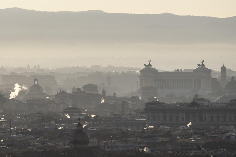 Roma (foto d 'archivio) - RIPRODUZIONE RISERVATA