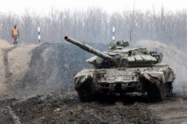 Un carro armato russo © ANSA/EPA