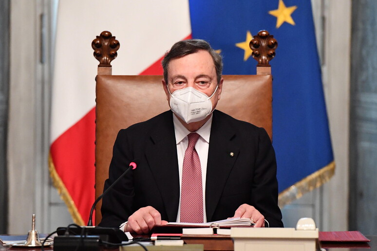 Mario Draghi durante il primo Cdm che ha presieduto © ANSA/EPA