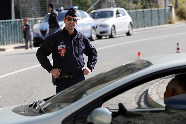 Covid: Francia rafforza controlli a frontiera Italia © ANSA/EPA