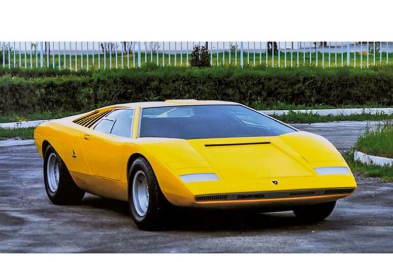 Lamborghini Countach LP 500 compie 50 anni - RIPRODUZIONE RISERVATA