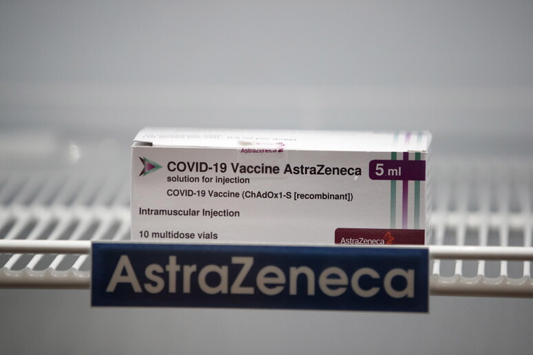 AstraZeneca, nuovi tagli alle forniture di vaccini all 'Ue © ANSA/EPA