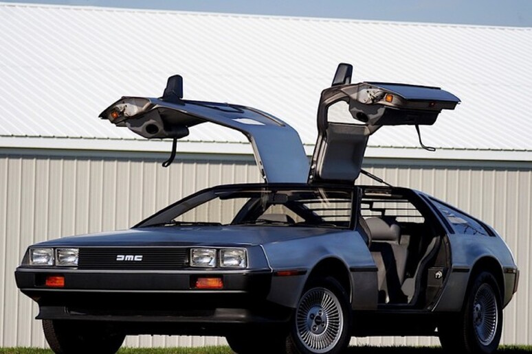 Auto, all'asta replica della DeLorean di Ritorno al futuro - Mondo Motori  