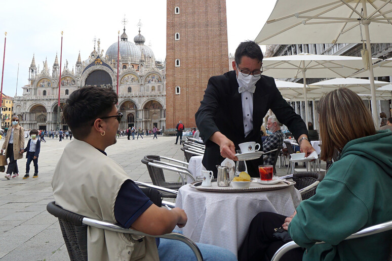 Reopening of the historic cafes of Venice - RIPRODUZIONE RISERVATA