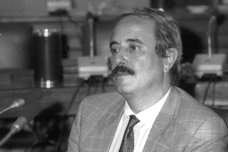 Il magistrato Giovanni Falcone al Csm il 31 luglio 1988 - RIPRODUZIONE RISERVATA