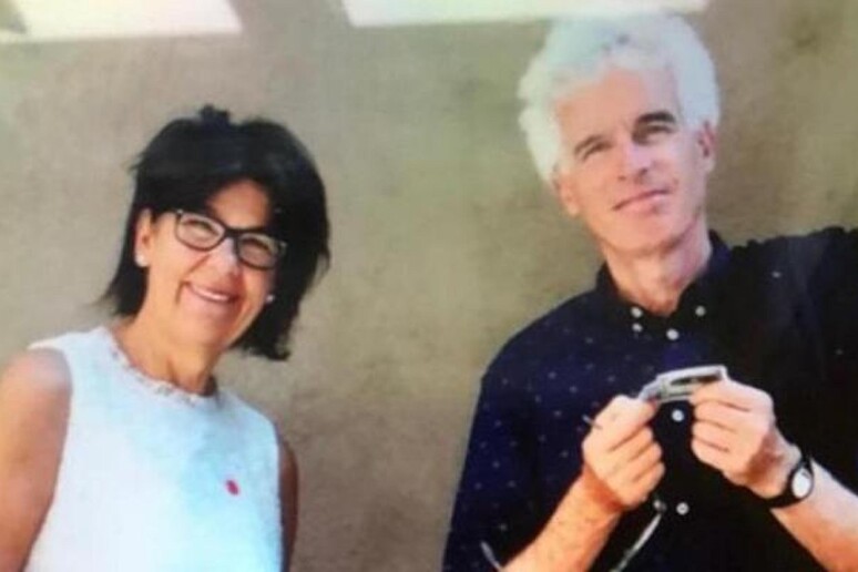 Una foto fornita dai carabinieri mostra Peter Neumair e Laura Perselli, i due insegnati bolzanini in pensione di 63 di 68 anni - RIPRODUZIONE RISERVATA