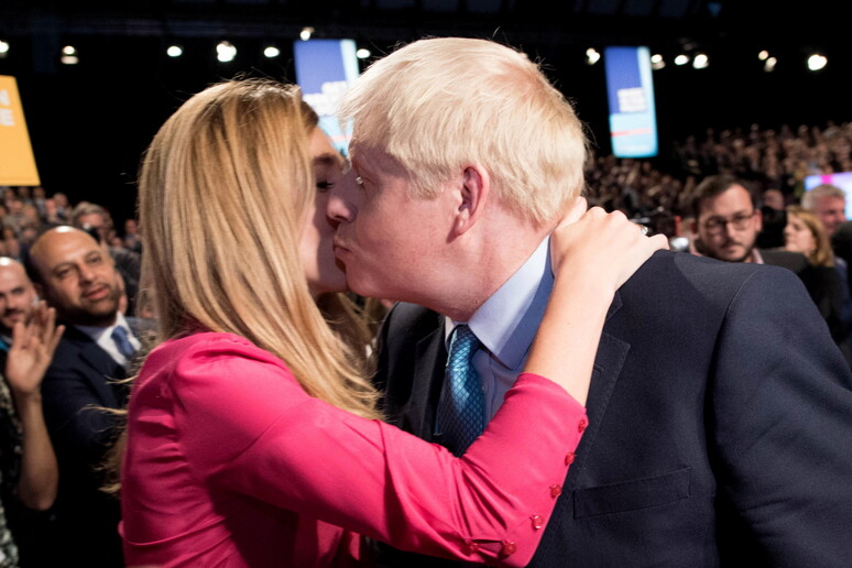 Boris Johnson e Carrie Symonds © ANSA/EPA