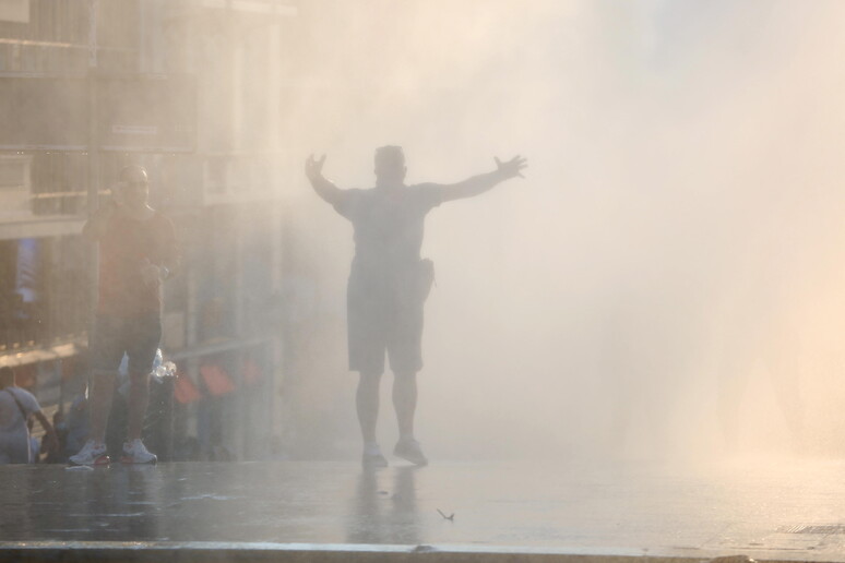 Proteste antivaccino ad Atene © ANSA/EPA