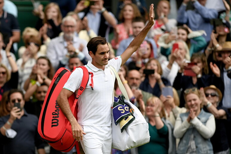 Ginocchio ko, Federer rinuncia ai Giochi © ANSA/EPA