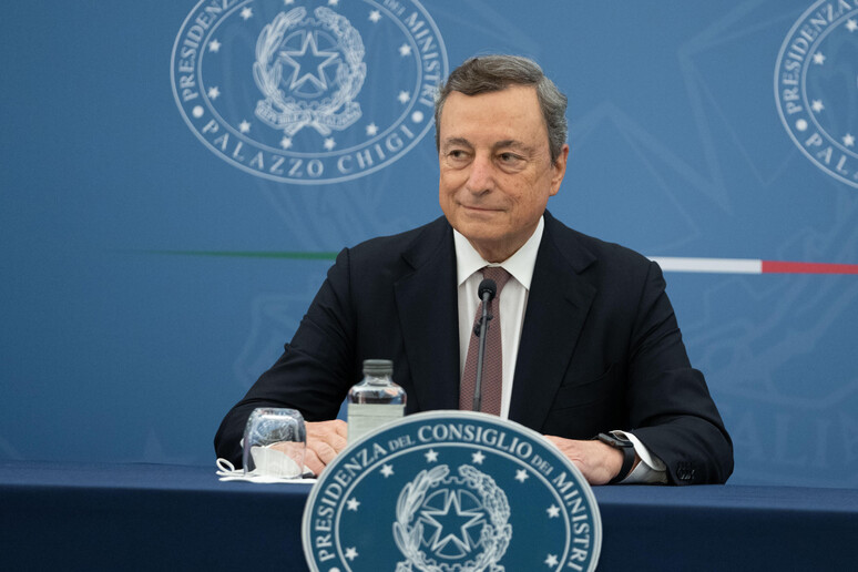 Mario Draghi durante la conferenza stampa a Palazzo Chigi la scorsa settimana - RIPRODUZIONE RISERVATA