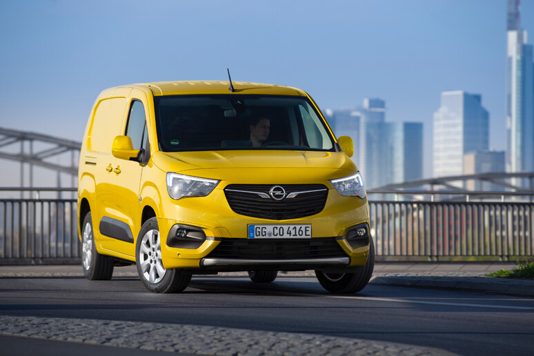 Opel Combo-e Cargo, partono gli ordini per il van elettrico - RIPRODUZIONE RISERVATA