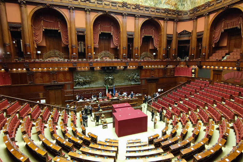L 'Aula di Montecitorio pronta per il voto - RIPRODUZIONE RISERVATA