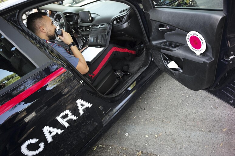 I carabinieri hanno arrestato i responsabili dell 'aggressione - RIPRODUZIONE RISERVATA