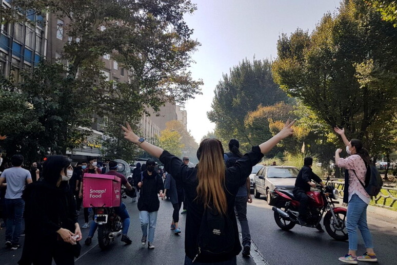 Proteste in Iran dopo la morte di Mahsa Amini © ANSA/EPA