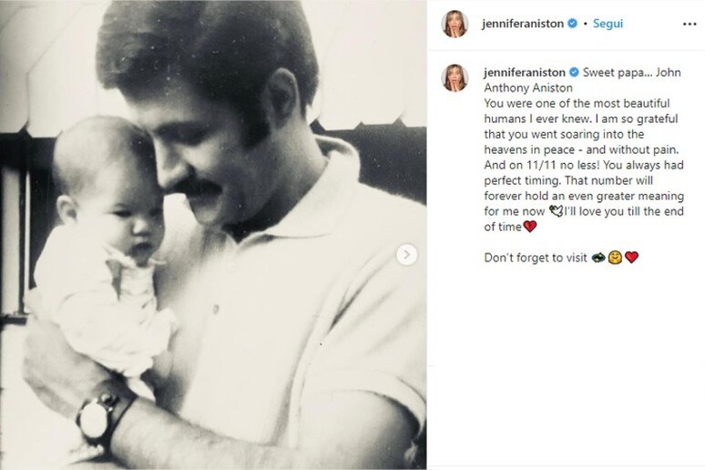 Morto John Aniston, padre di Jennifer e leggenda soap opera - INSTAGRAM JENNIFER ANISTON - RIPRODUZIONE RISERVATA
