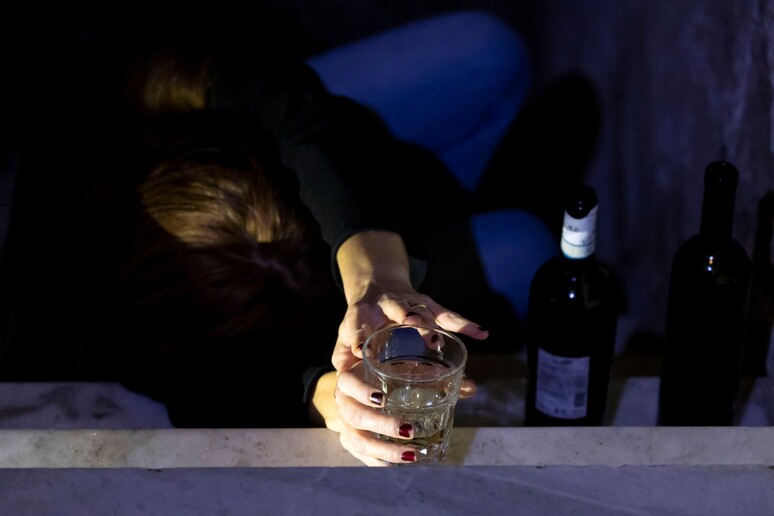 Alcol e donne, foto di Massimo Percossi ANSA - RIPRODUZIONE RISERVATA