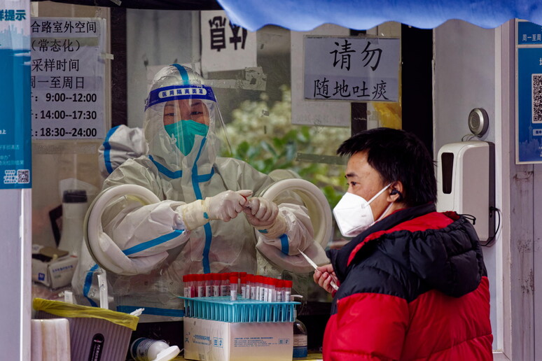 L 'Oms alla Cina: condividere in tempo reale i dati © ANSA/EPA