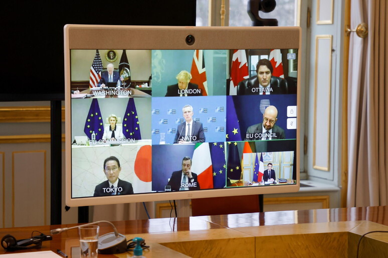 La riunione dei leader del G7 © ANSA/EPA