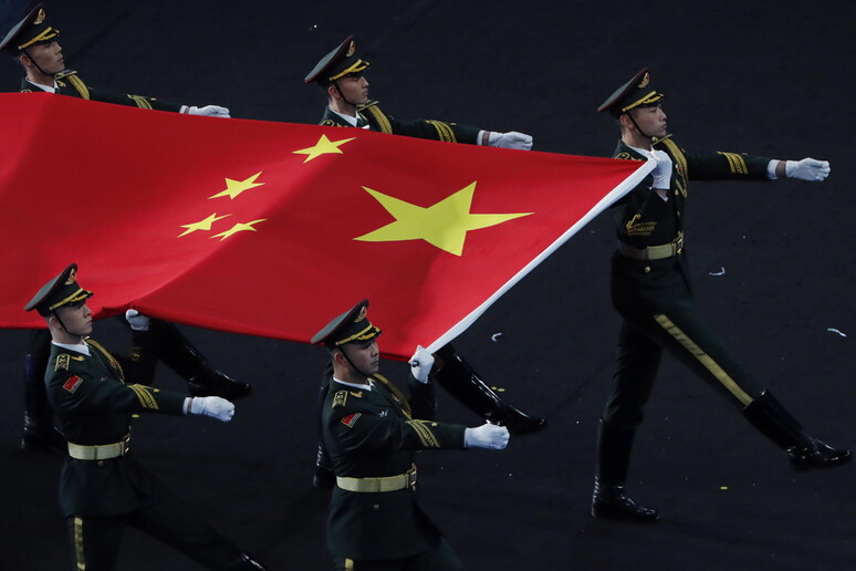 La bandiera cinese © ANSA/EPA