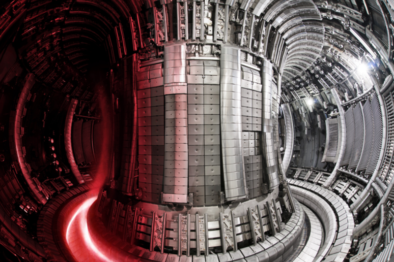 L 'interno di un reattore sperimentale per la fusione nucleare (fonte: UKAEA) - RIPRODUZIONE RISERVATA