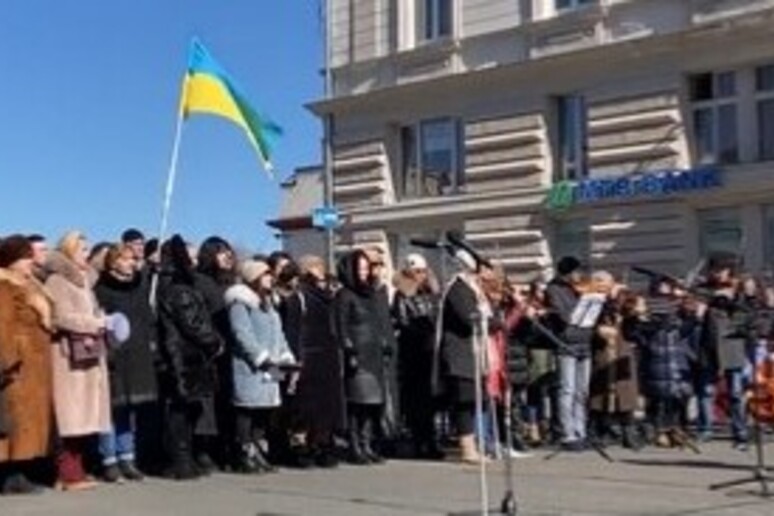 Ucraina: Franceschini posta video, l 'Opera di Odessa canta Verdi (Fermo immagine) - RIPRODUZIONE RISERVATA