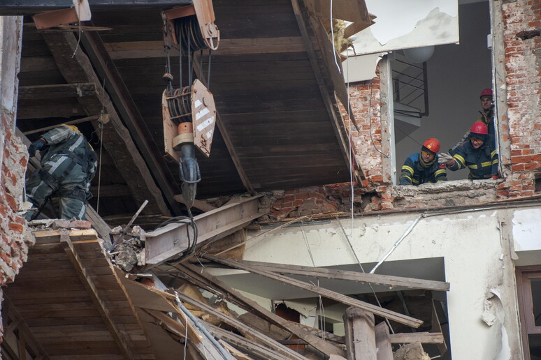 Palazzi distrutti a Kharkiv © ANSA/EPA