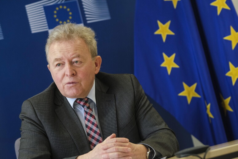 il Commissario europeo Janusz Wojciechowski © ANSA/EPA