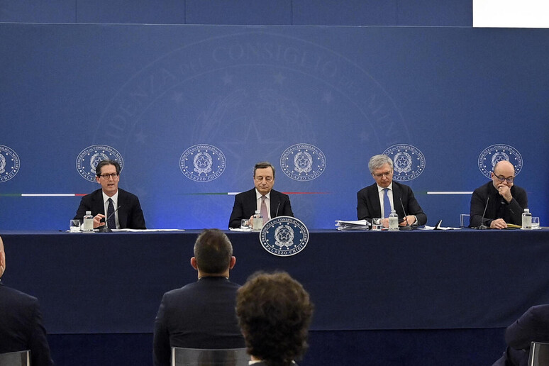 La conferenza stampa al termine del Consiglio dei Ministri - RIPRODUZIONE RISERVATA
