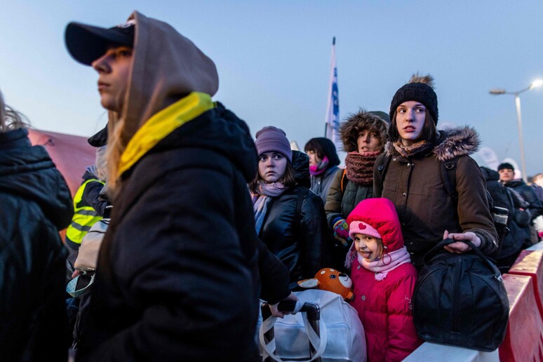 Profughi in arrivo dall 'Ucraina © ANSA/AFP