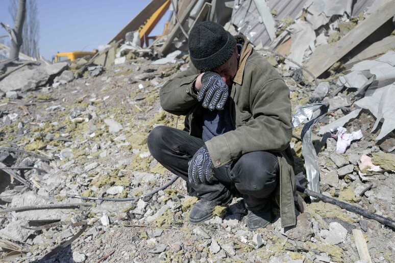 Ucraina:media,almeno 80 vittime raid contro caserme Mykolaiv © ANSA/AFP
