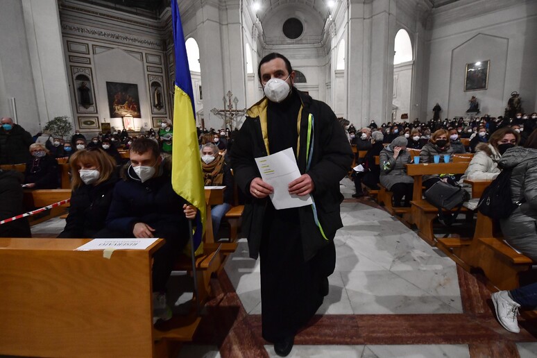 Ucraina: veglia di preghiera per la pace a Genova - RIPRODUZIONE RISERVATA